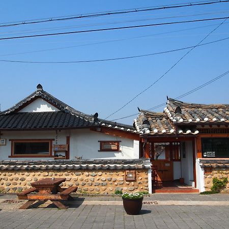 Floral Space Hanok Guesthouse Gyeongju Ngoại thất bức ảnh