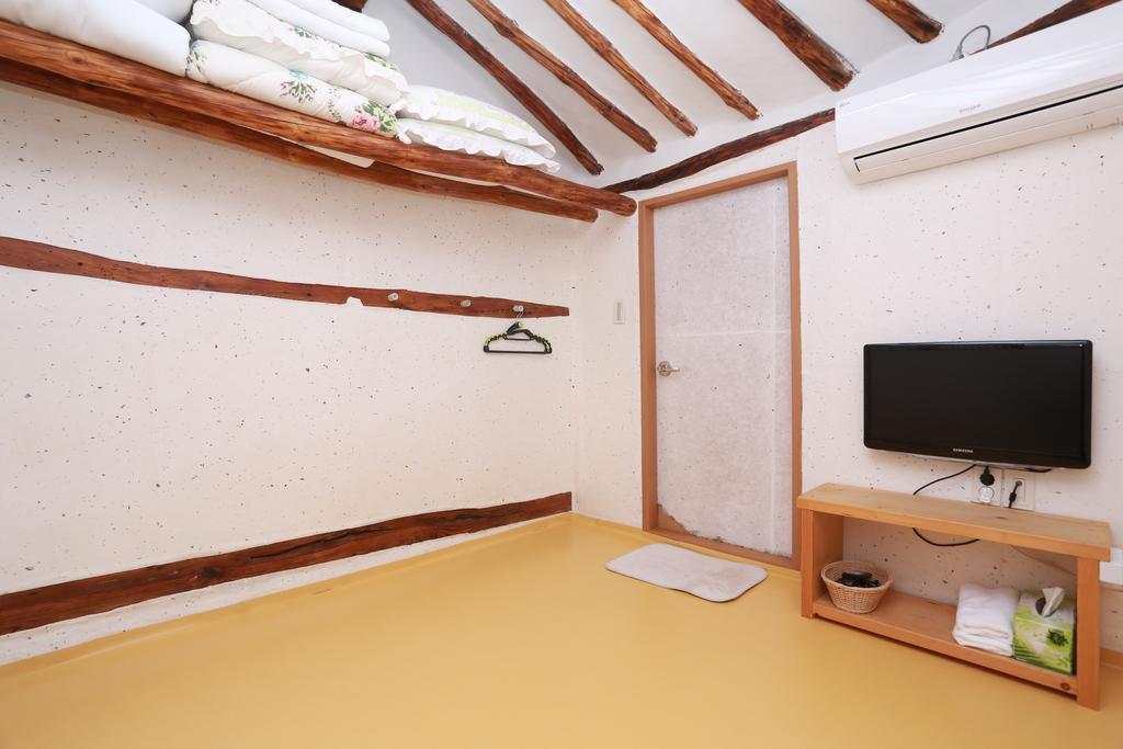 Floral Space Hanok Guesthouse Gyeongju Ngoại thất bức ảnh